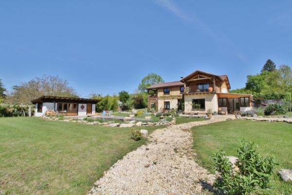 MAGNIFICENT COMPLEXE !! MILL WITH ITS REACH ON A 4.3 ACRES RAISED PARK WITH INDEPENDENT VILLA ... ID