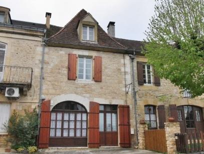 20 MIN. WEST AWAY FROM SARLAT - CHARMING TOWN HOUSE, CLOSE TO ALL AMENITIES - ON THREE LEVELS, INCLU