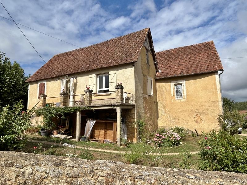 A 20 MINUTES AU SUD DE SARLAT, DANS UN PETIT HAMEAU TRES CALME, MAISON EN PIERRE JOLIMENT RESTAUREE AVEC 1030M² DE TERRAIN !